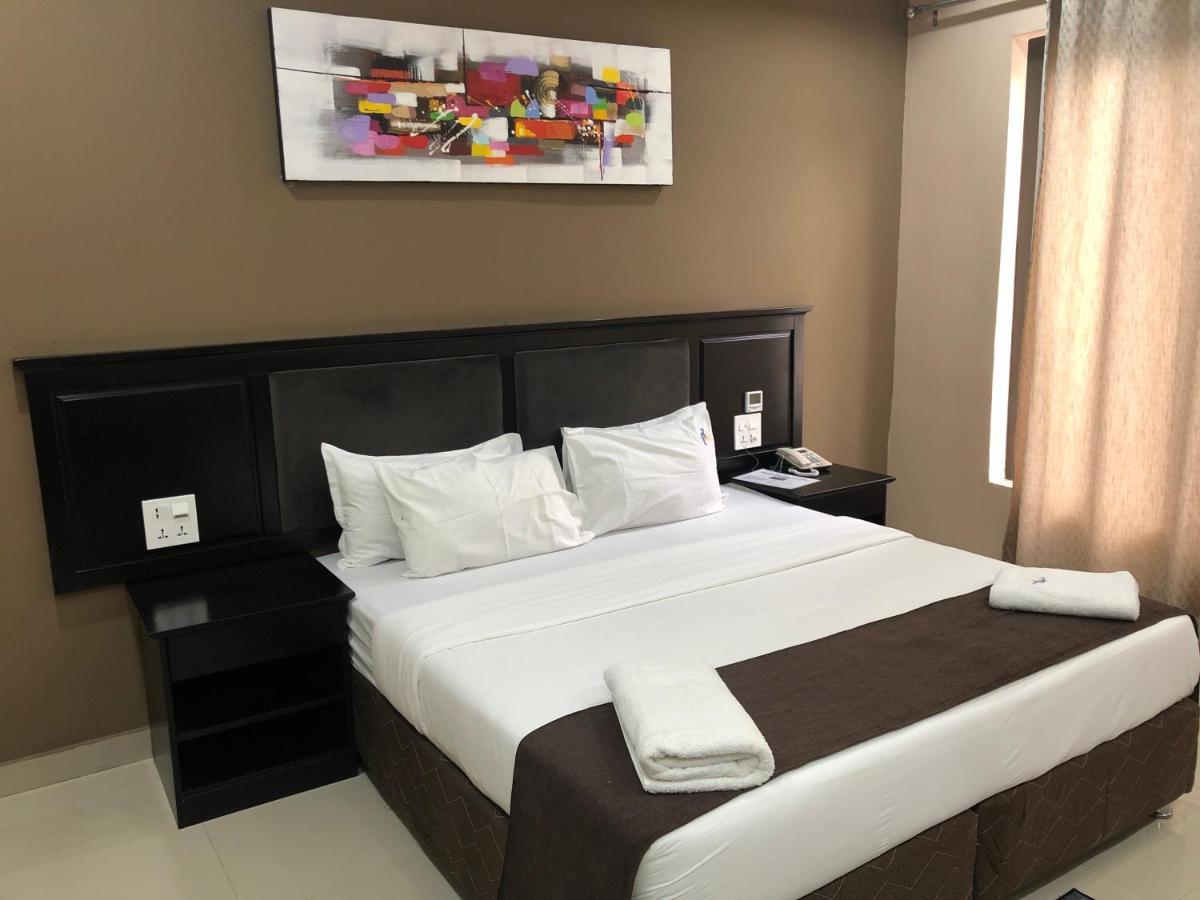 Palm Kalash Hotel Лусака Екстериор снимка